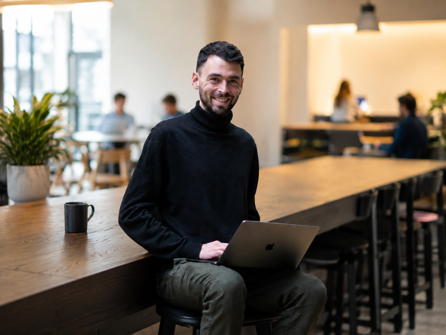 Finance consultant op kantoor