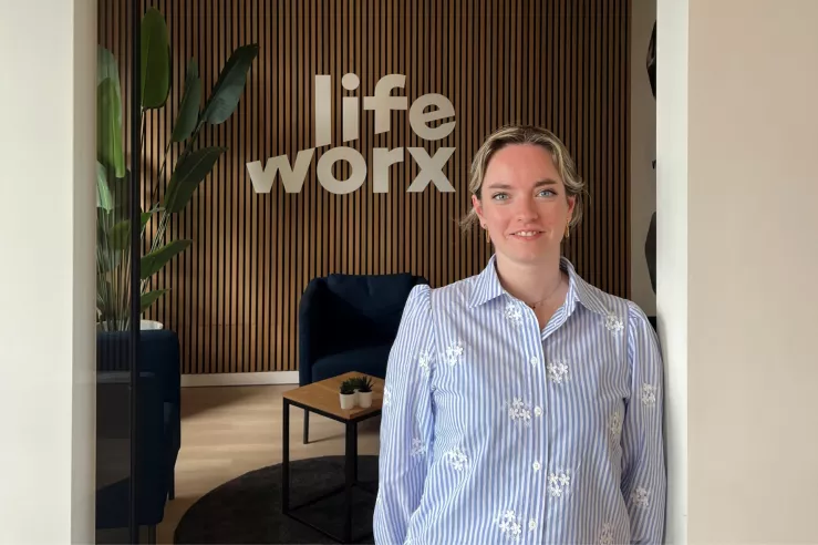 Consultant Laurie De Winter